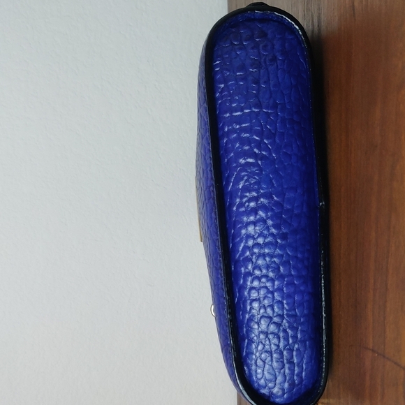 BURBERRY Pebbled Blue Grain Leather Small Harrogate Crossbody Bag - Picture 7 of 14